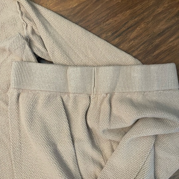 Amazon 2 Piece Set Size M - Picture 2 of 6